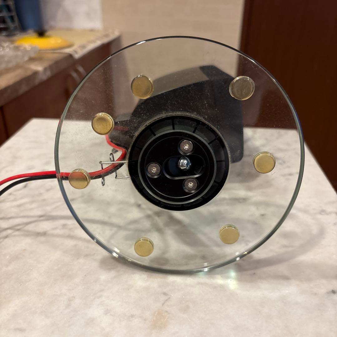 BOSE　キューブサテライトスピーカー ガラススタンド付き