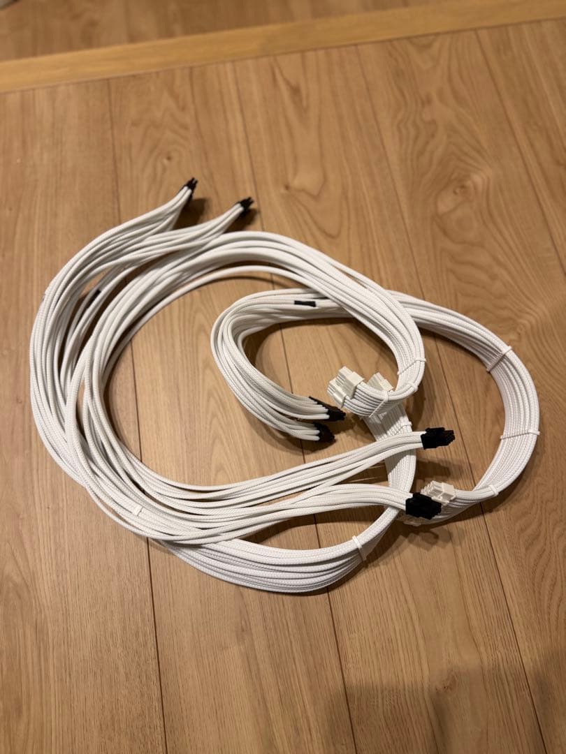 電源ユニット ROG STRIX 850W GANDAM EDITION