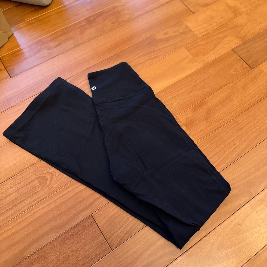 ルルレモン　フレアヨガパンツ