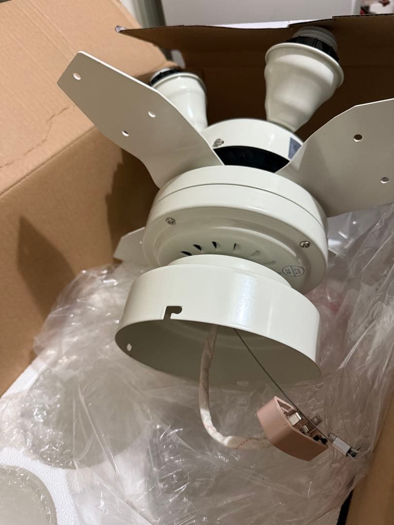 LOWYA ローヤ　シーリングファンライト　Lasvolta 4L