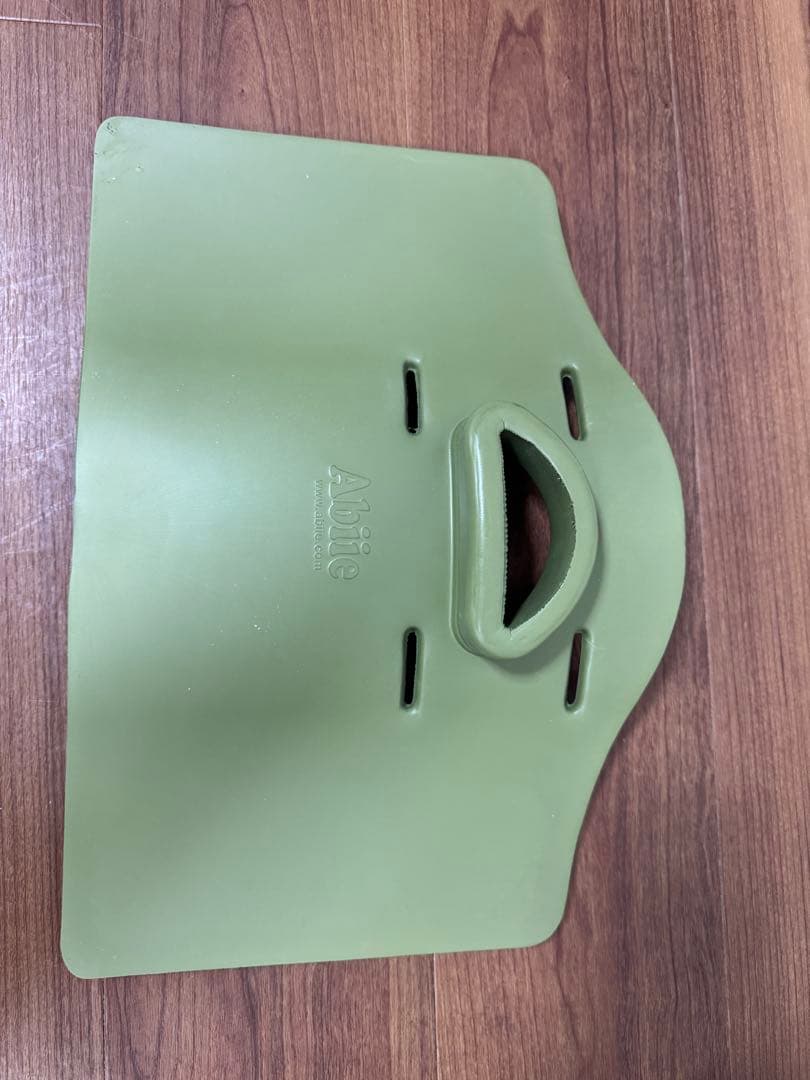 ビヨンドジュニアハイチェア Abiie オリーブ beyond 少し難あり