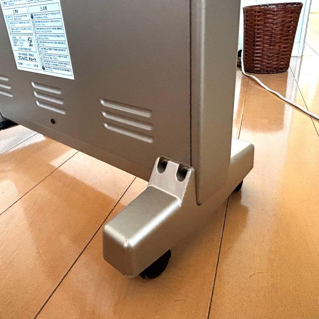 サンルミエ キュート　遠赤外線　E800LS　日本製　キャスター