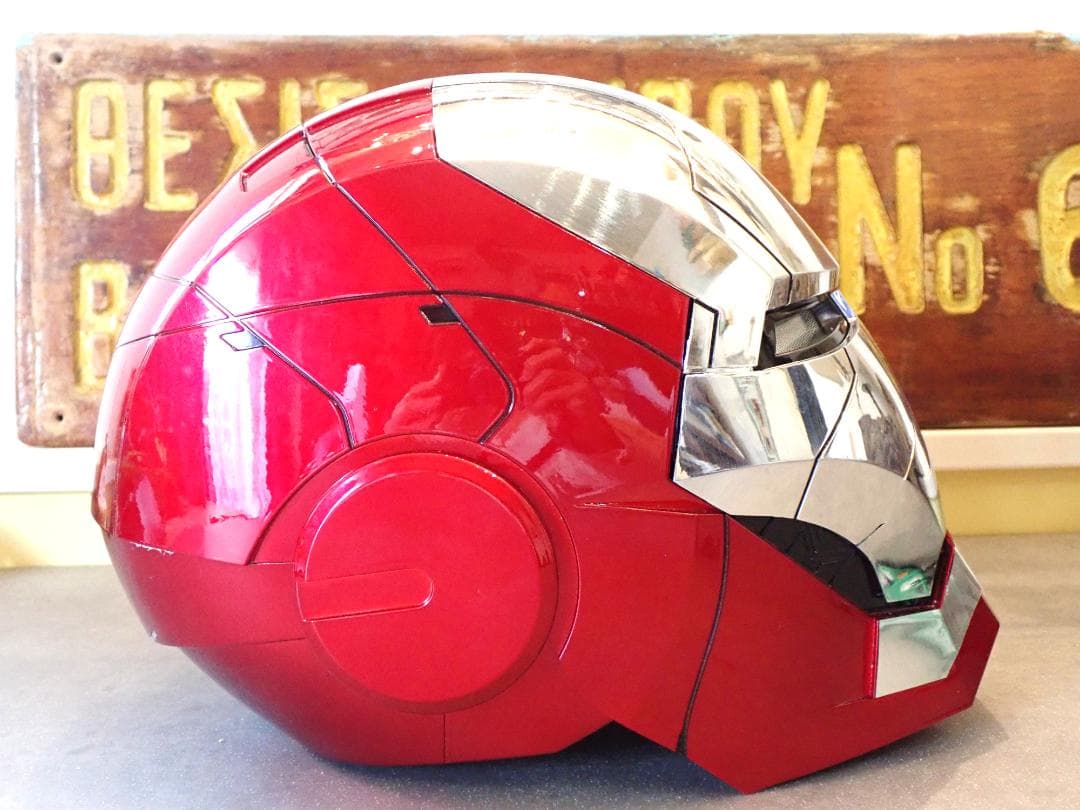 アイアンマン ヘルメット LED付き 自動開閉リモコン付属1：1