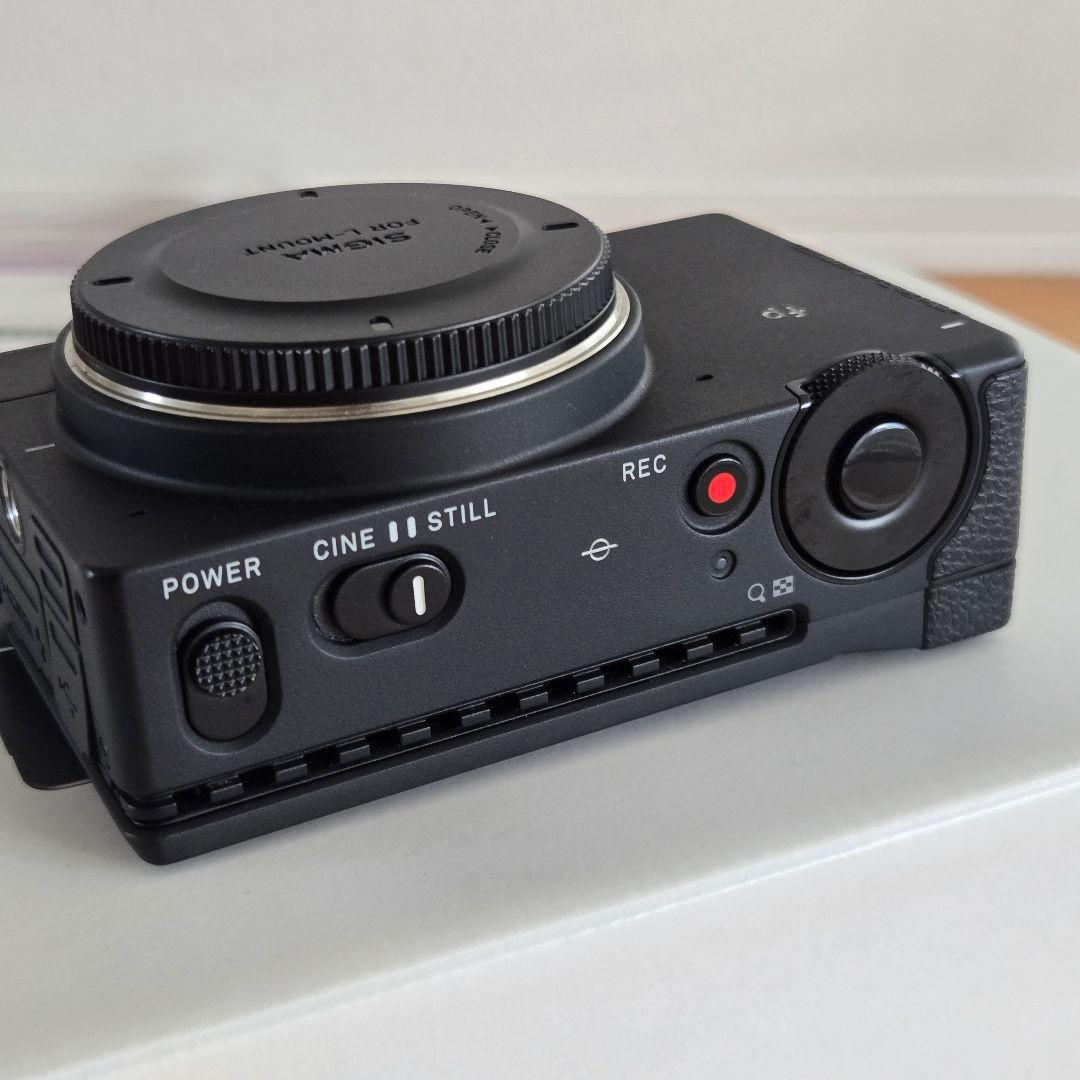 SIGMA fp ミラーレスカメラ 45mmレンズキット