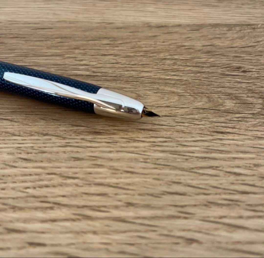 pilot 万年筆 ノック式　キャップレス　ブルー