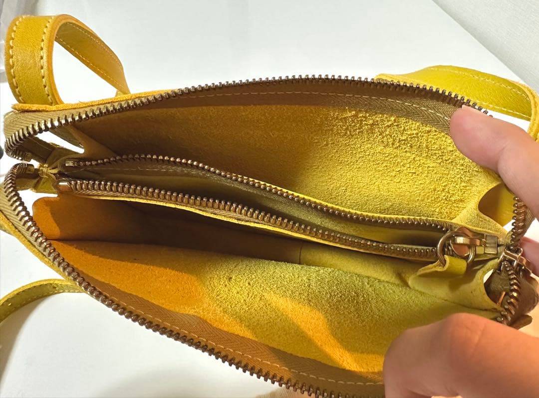 IL BISONTE 本革 レザー ミニショルダーバッグ/ポシェット/イエロー