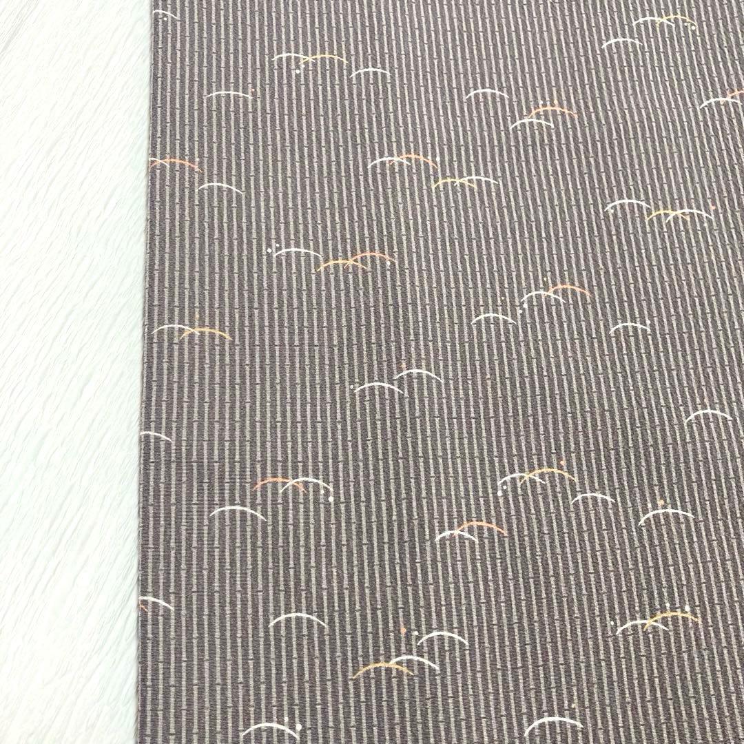 【美品✨】東レシルック　洗える着物　小紋　竹縞　露芝　灰がかった紫色　袷　B7