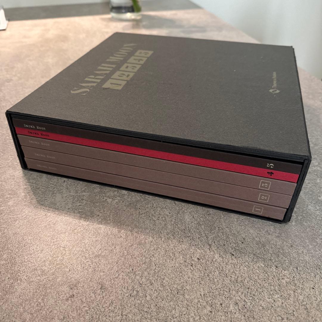 Sarah Moon 12345 写真集　5に付録DVD一枚付き