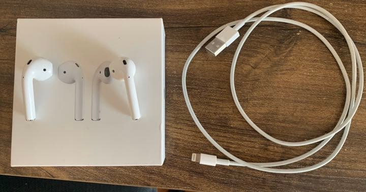 純正品Apple AirPods第二世代　イヤホンLRのみ