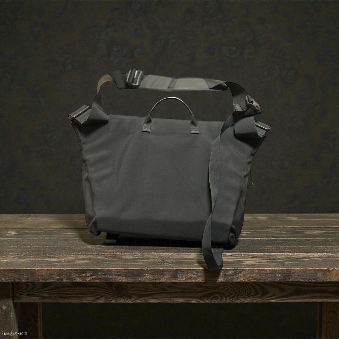 ARC’TERYXCourier Bag 15メッセンジャーバッグ