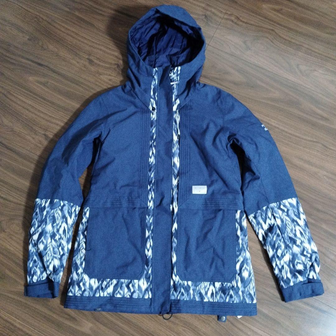 【極美品】ビラボン　スノボーウェア　上下　レディース　上M 下S