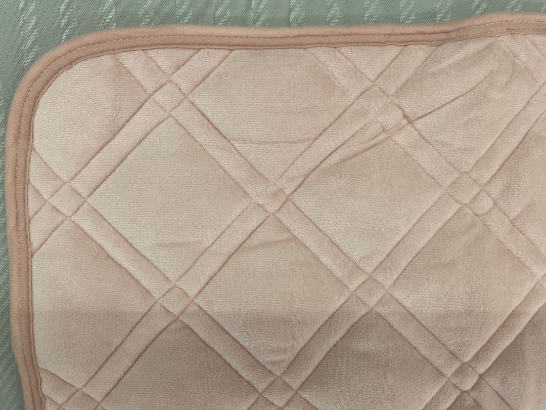 ダブルサイズ・ロマンス　綿１００%敷きパッド・吸湿発熱素材使用・洗濯OK