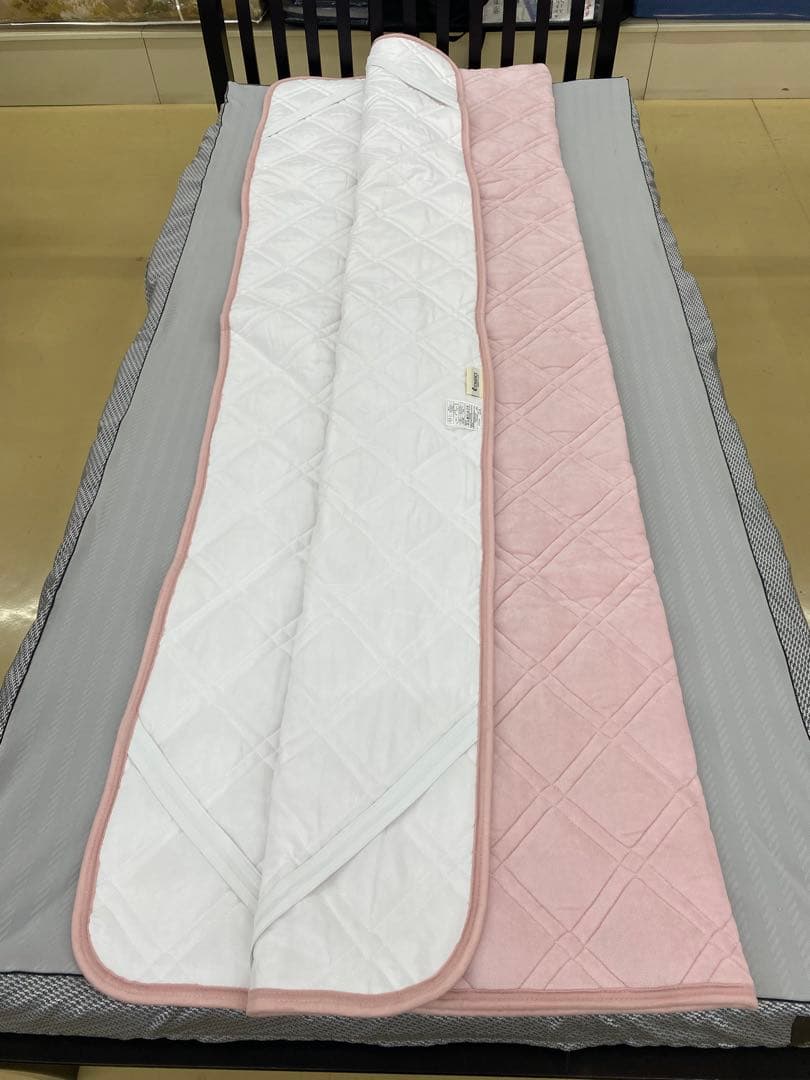 ダブルサイズ・ロマンス　綿１００%敷きパッド・吸湿発熱素材使用・洗濯OK