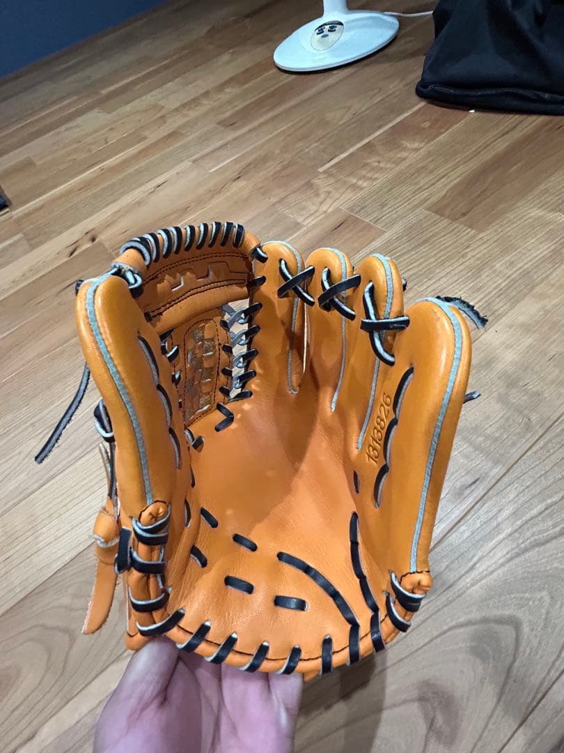 アンダーアーマー　少年軟式　グローブ　右投げ