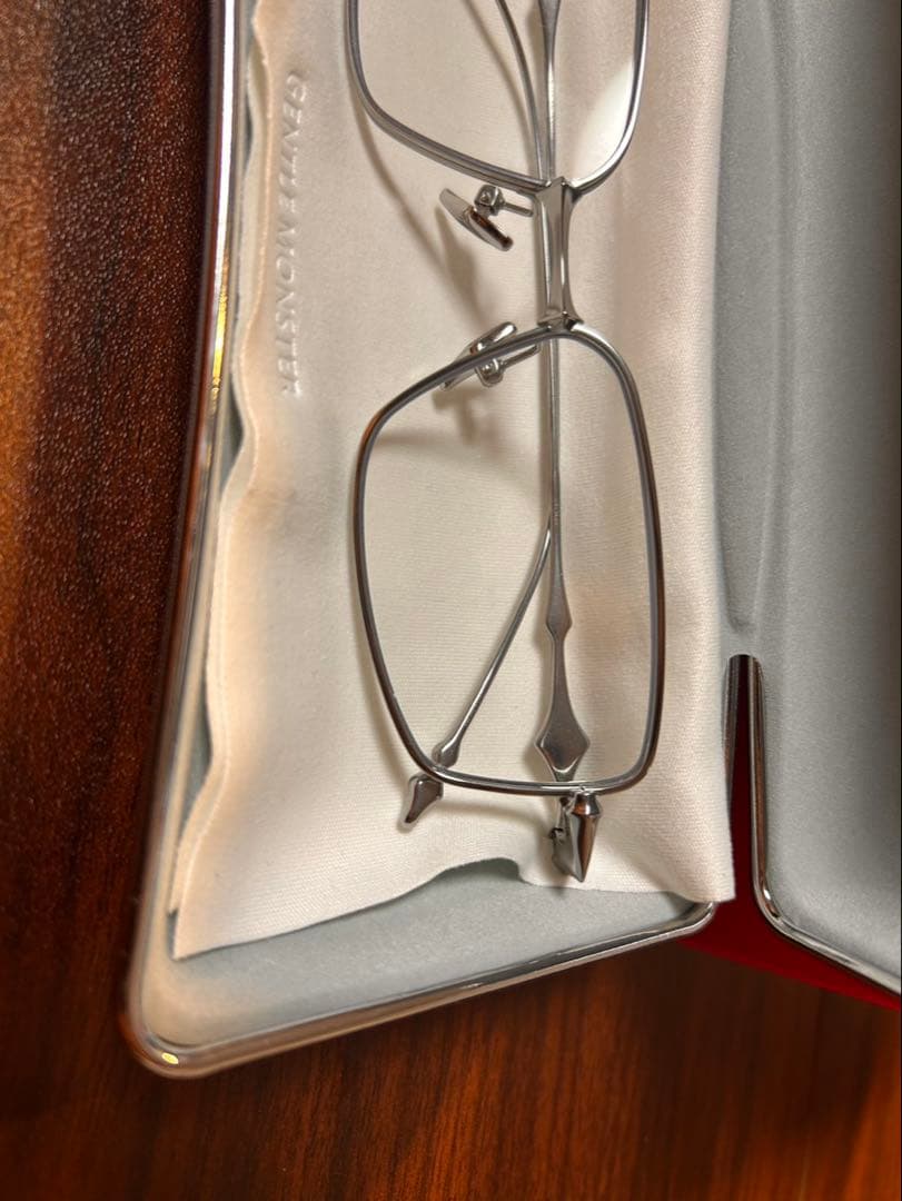 小物 Gentle monster Atomic-02