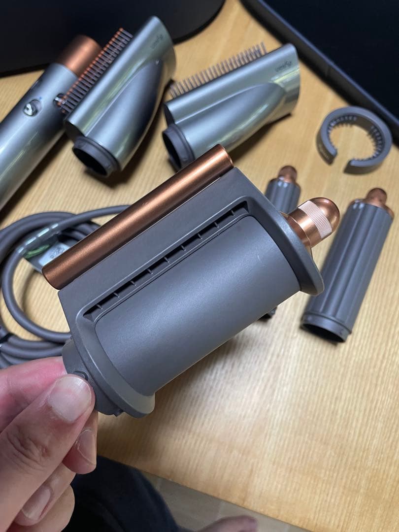 ダイソン　エアラップ ヘアスタイラー　HS05