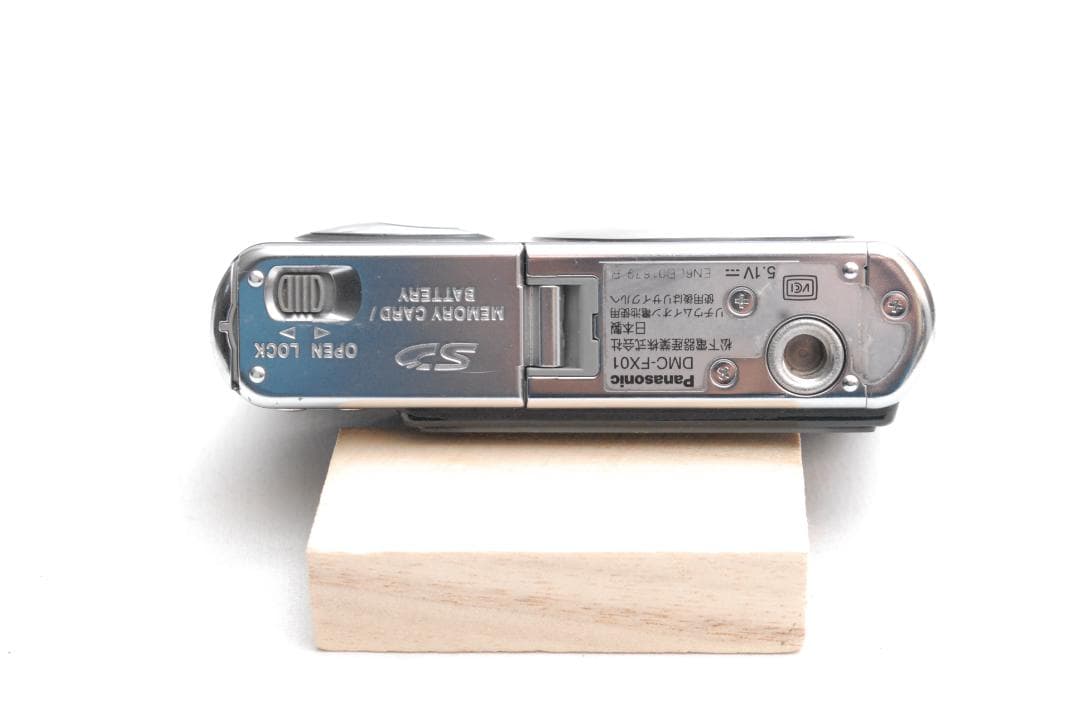 Panasonic LUMIX DMC-FX01 (良品）