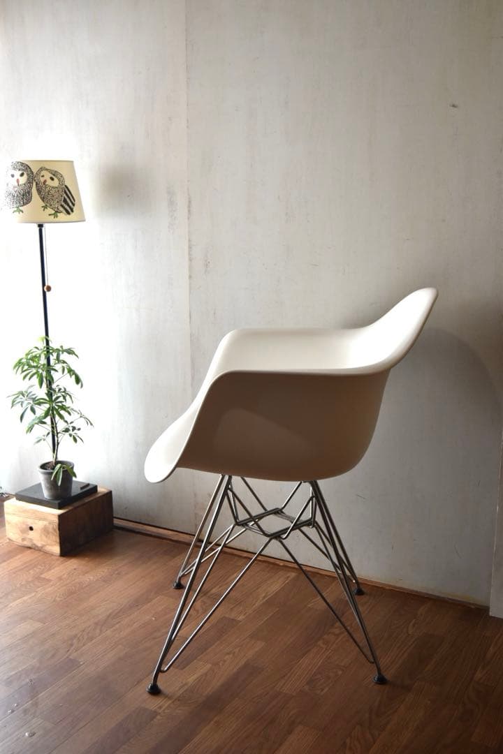 Herman Miller Esmes Arm chair ①