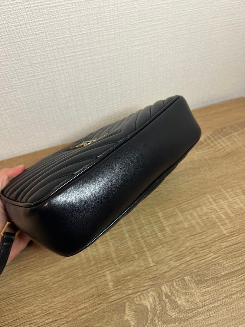 YSL ブラック ショルダーバッグ タッセル付き