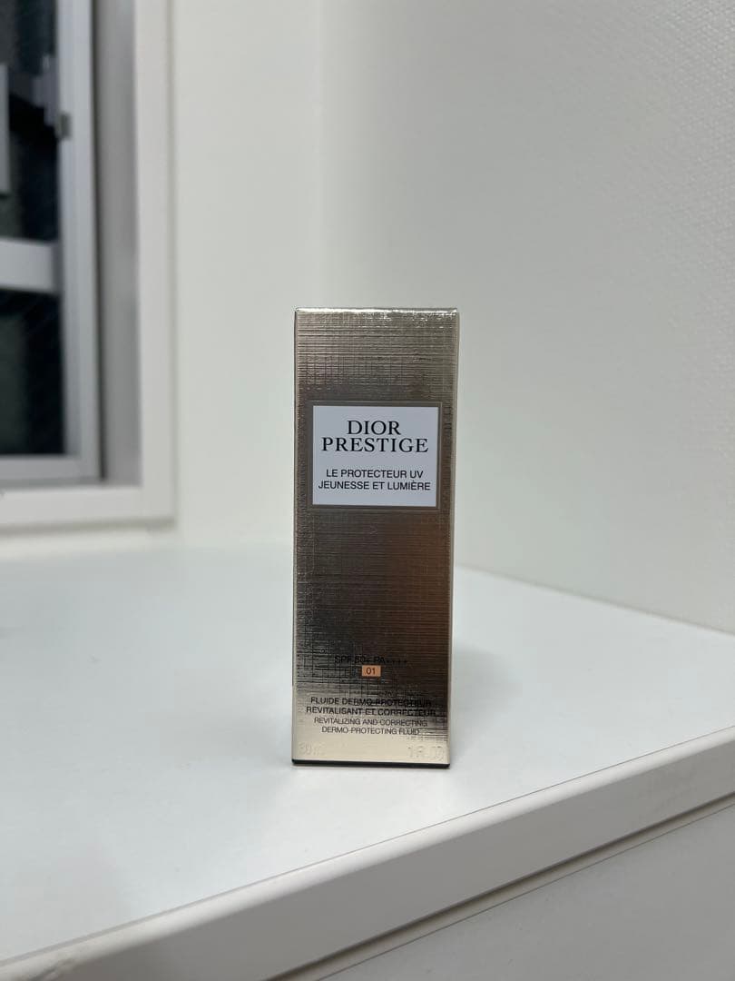 Dior プレステージ ホワイト ル プロテクター UV ルミエール　BB-01