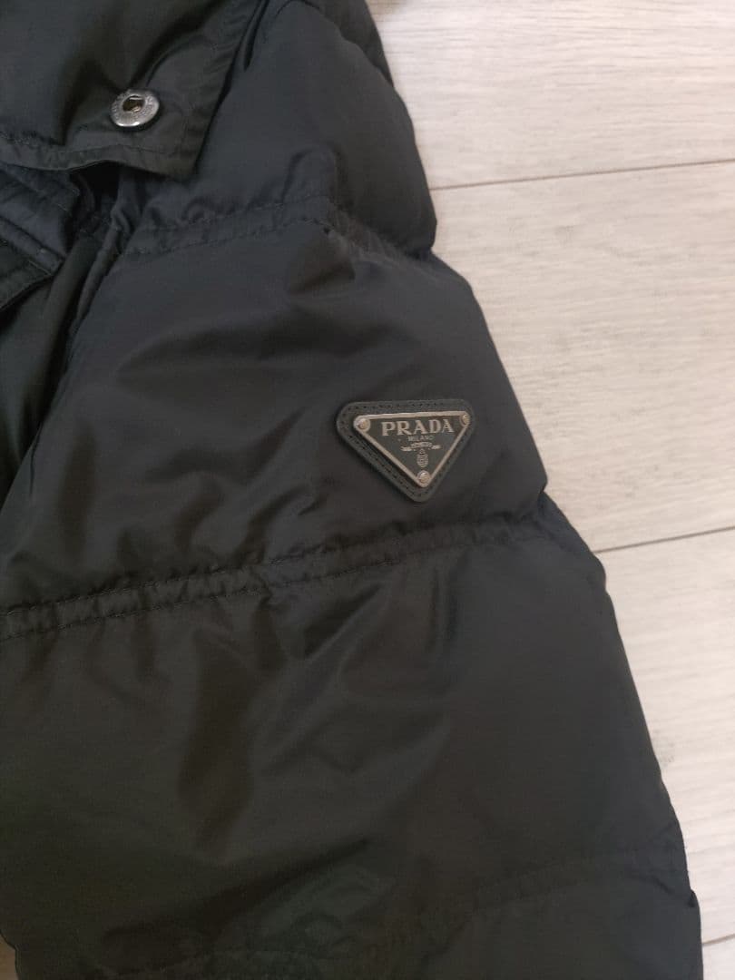PRADA ブラックダウンジャケット