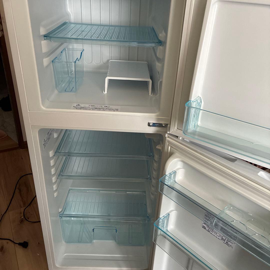 Arbiterax　冷凍冷蔵庫　ホワイト　AR-143E