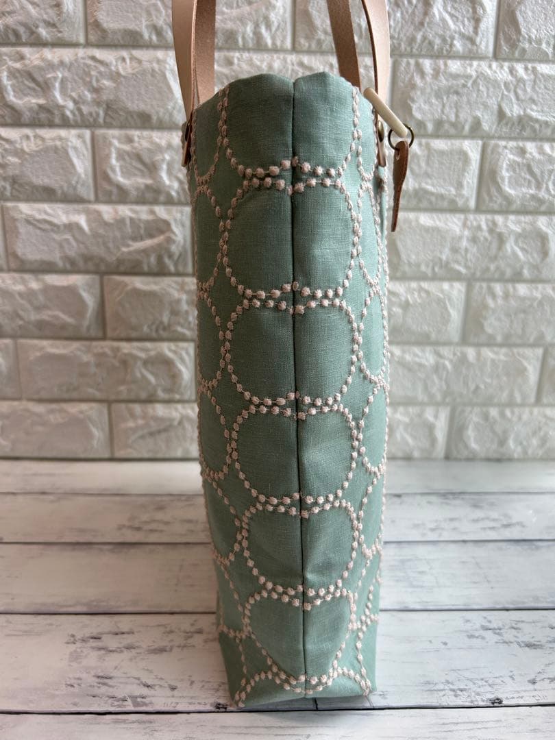 【754】ミナペルホネン　タンバリン　A4縦型トートバッグ　持ち手ヌメ革製