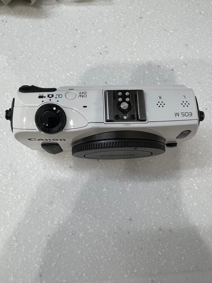 Canon EOS M ホワイト ミラーレスレンズセット55-200mmレンズ付