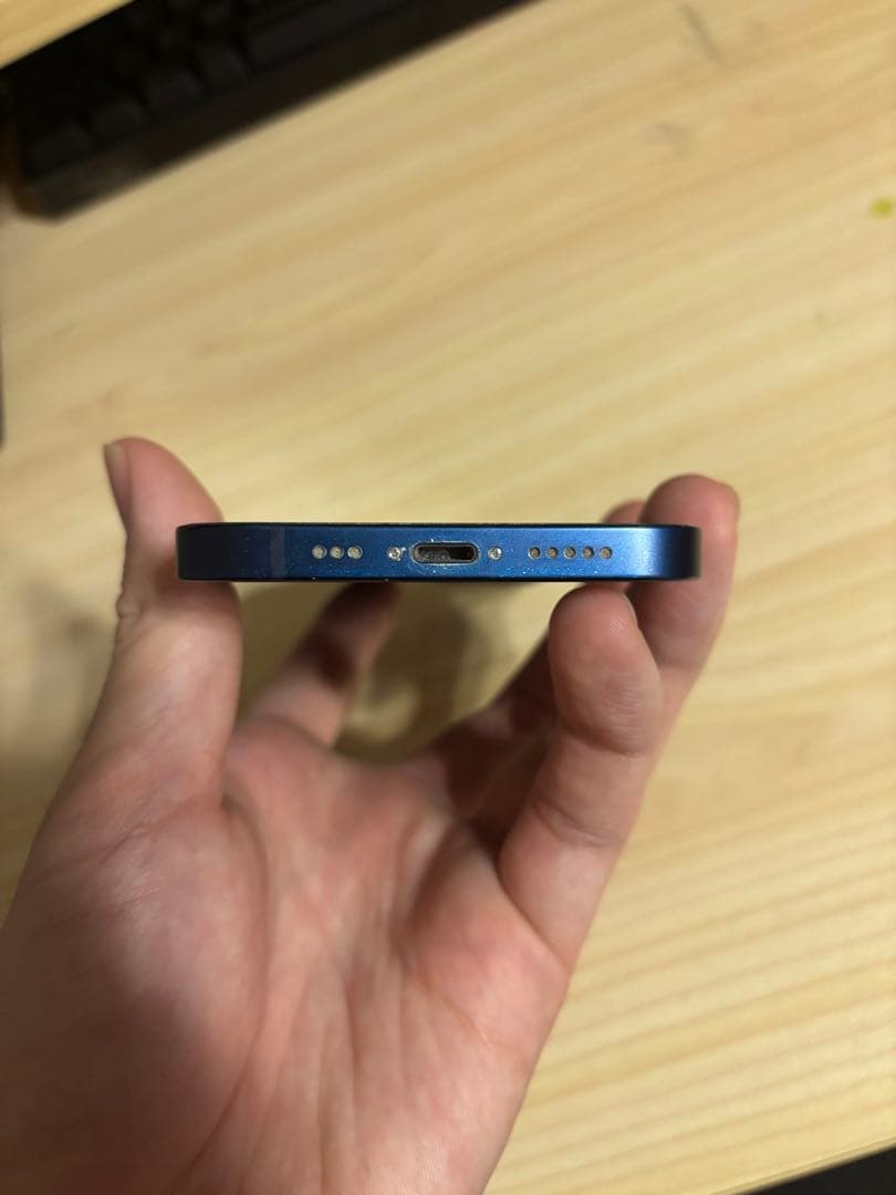 iPhone 12 64GB SiMフリー