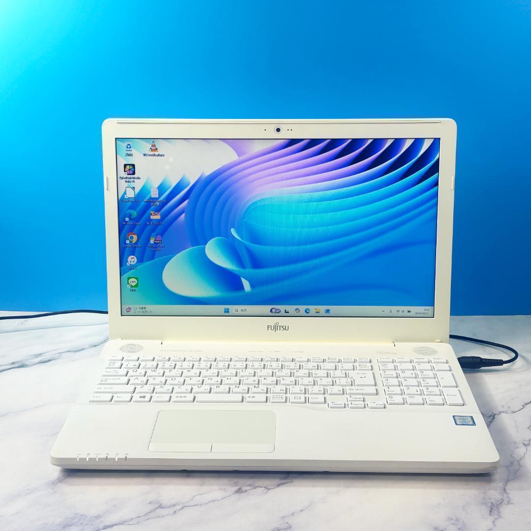 Corei7・8GB・SSD・DVDマルチ・Win11・ホワイトノートパソコン