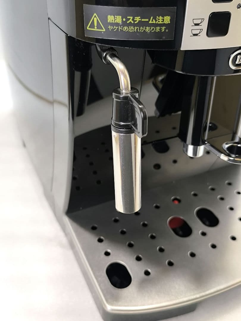 デロンギ　コンパクト全自動コーヒーマシンマグニフィカS ECAM22112B　5