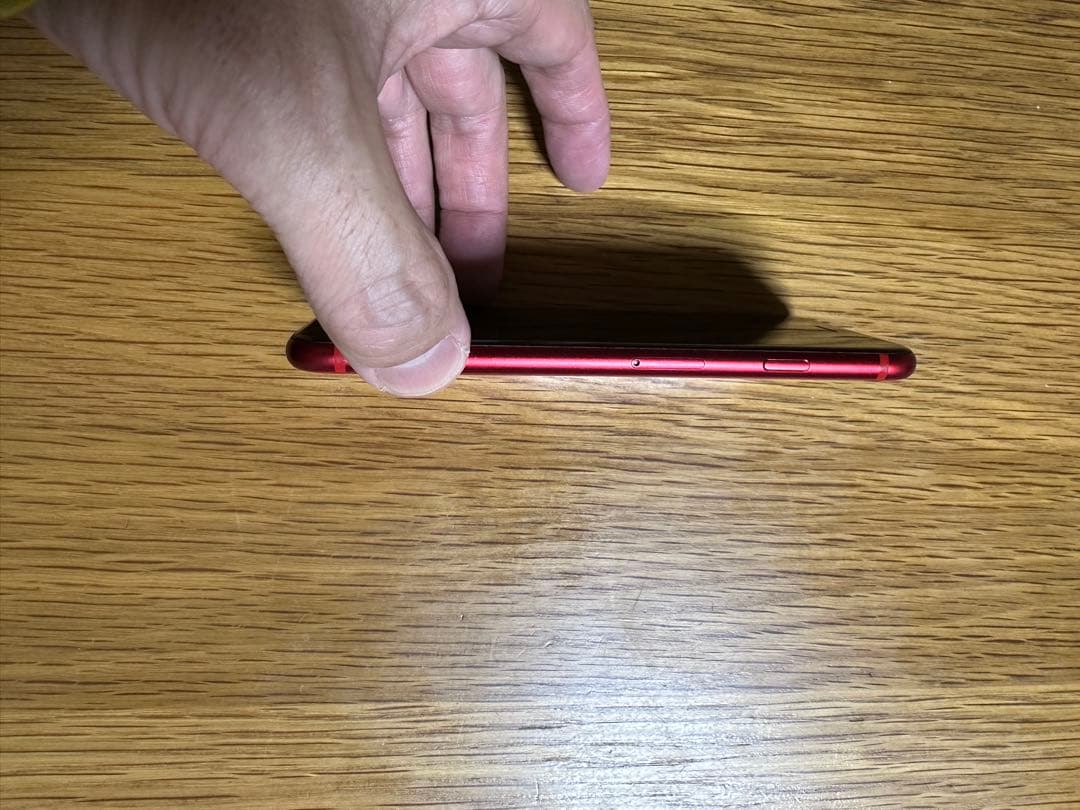 iPhoneSE レッド