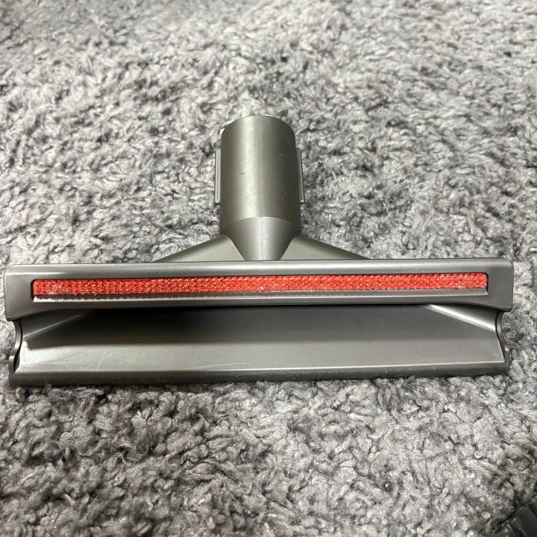 Dyson v8 fluffy+ 本体 各種アタッチメント付き