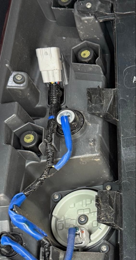 トヨタ ノア ヴォクシー 80系 前期 純正テールランプ 左右セット