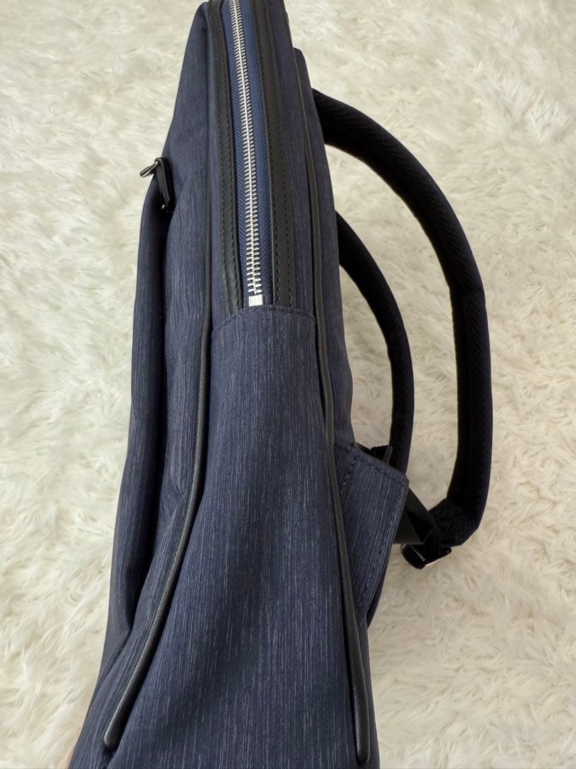 新品　タケオキクチ　ビジネスリュック　ロゴあり