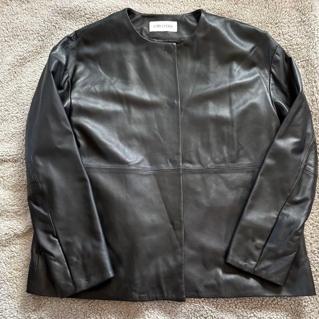 LYBY LYCKA 羊革ノーカラーレザージャケット 11AR ブラック 軽量