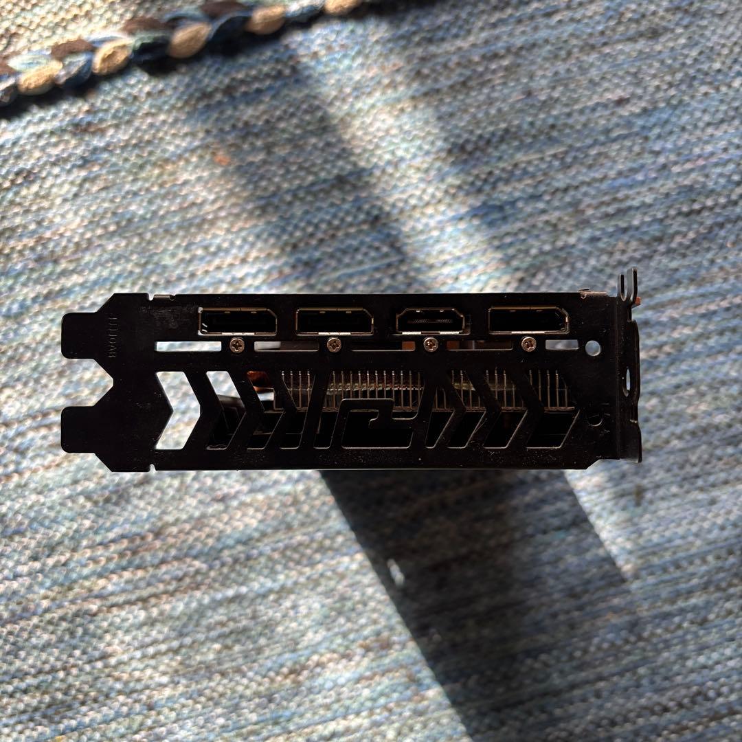 グラボAMD RADEON RX 6600XT 8GB