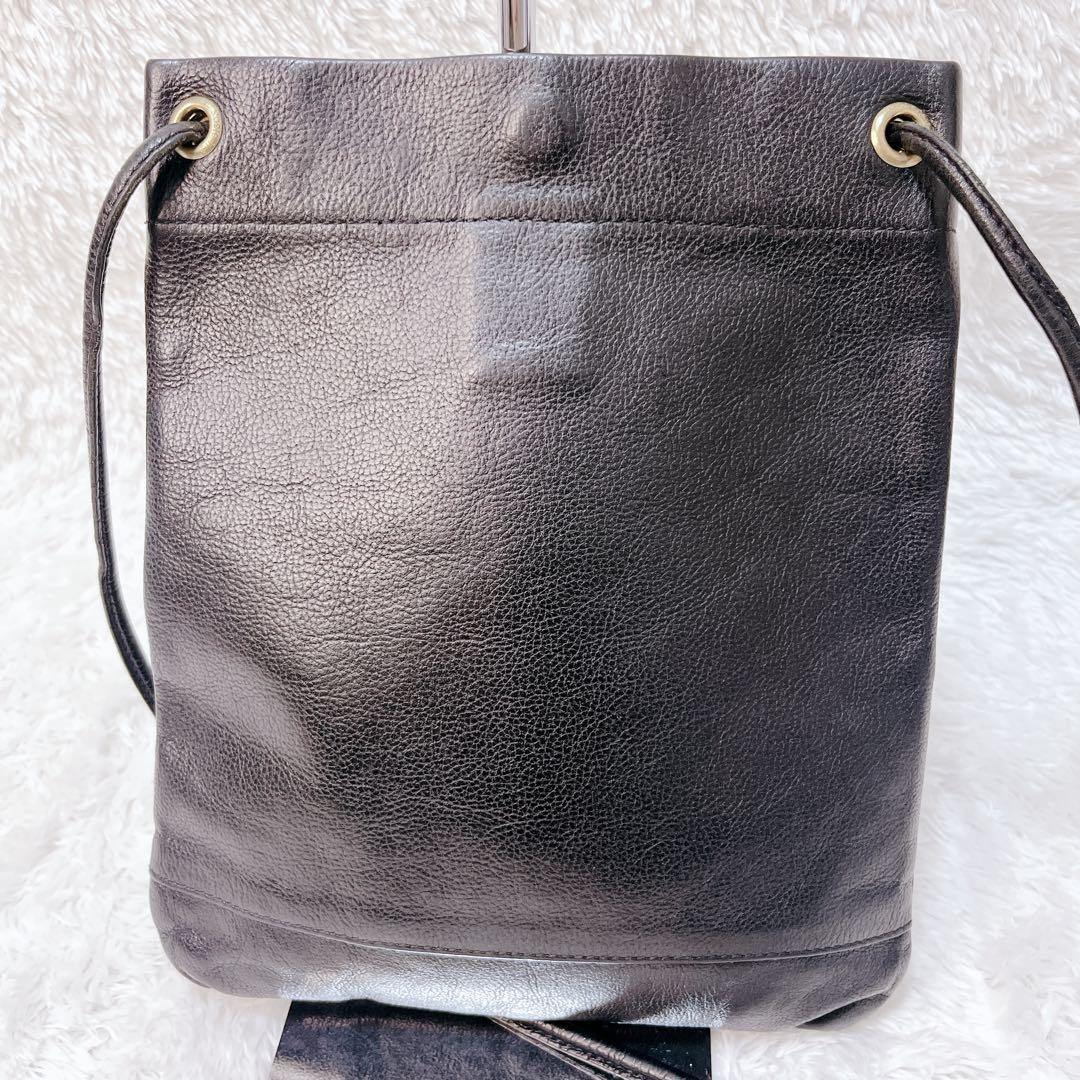 美品✨現行タグ イルビゾンテ クロスボディ バッグ サコッシュ レザー ブラック