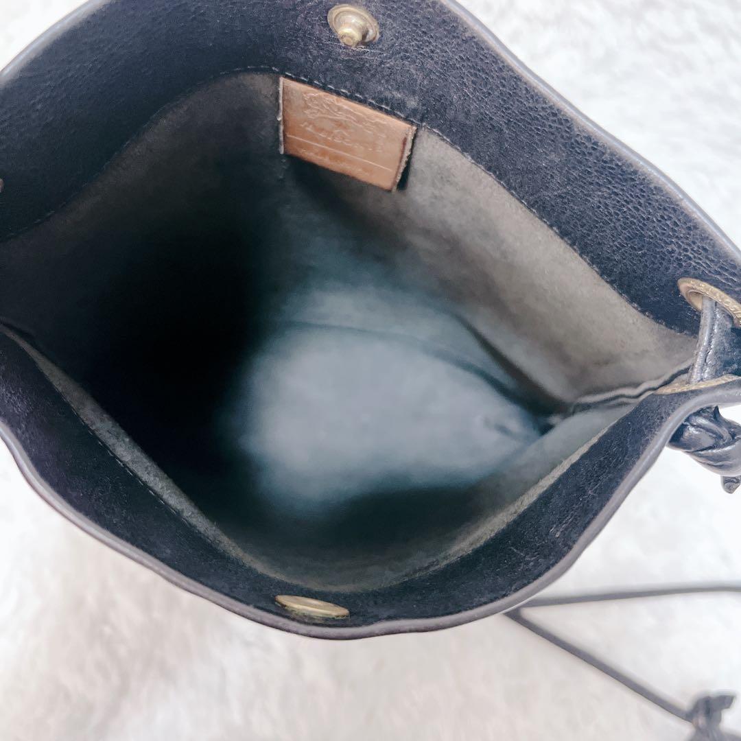 美品✨現行タグ イルビゾンテ クロスボディ バッグ サコッシュ レザー ブラック