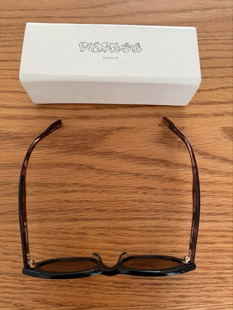 fetico blanc サングラス