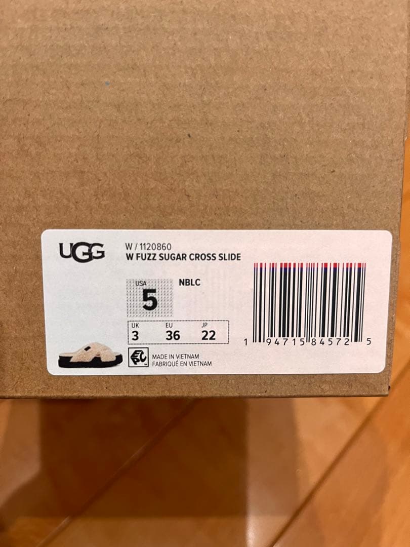 新品★UGG【FUZZ SUGAR CROSS SLIDE】ファーサンダル２２㎝