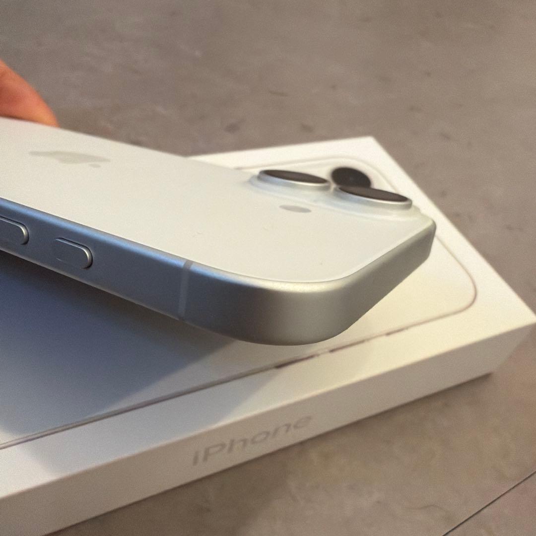 【新品同様】iPhone 17 256GBホワイト 本体 充電ケーブル付