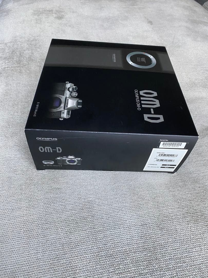 OLYMPUS OM-D E-M10 Mark II 本体 14-42mm