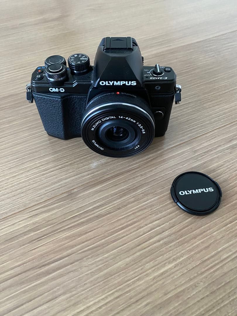 OLYMPUS OM-D E-M10 Mark II 本体 14-42mm