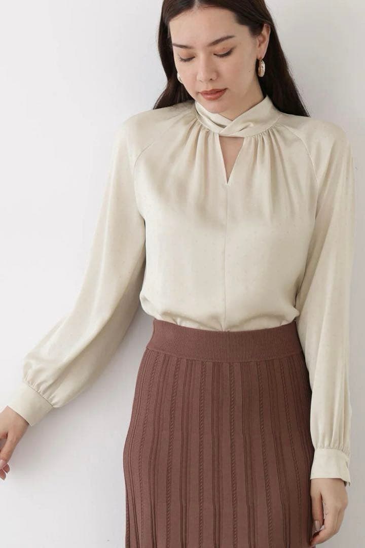 ピンキーアンドダイアン◆ギャザーネックドットジャガードブラウス ベージュ 38