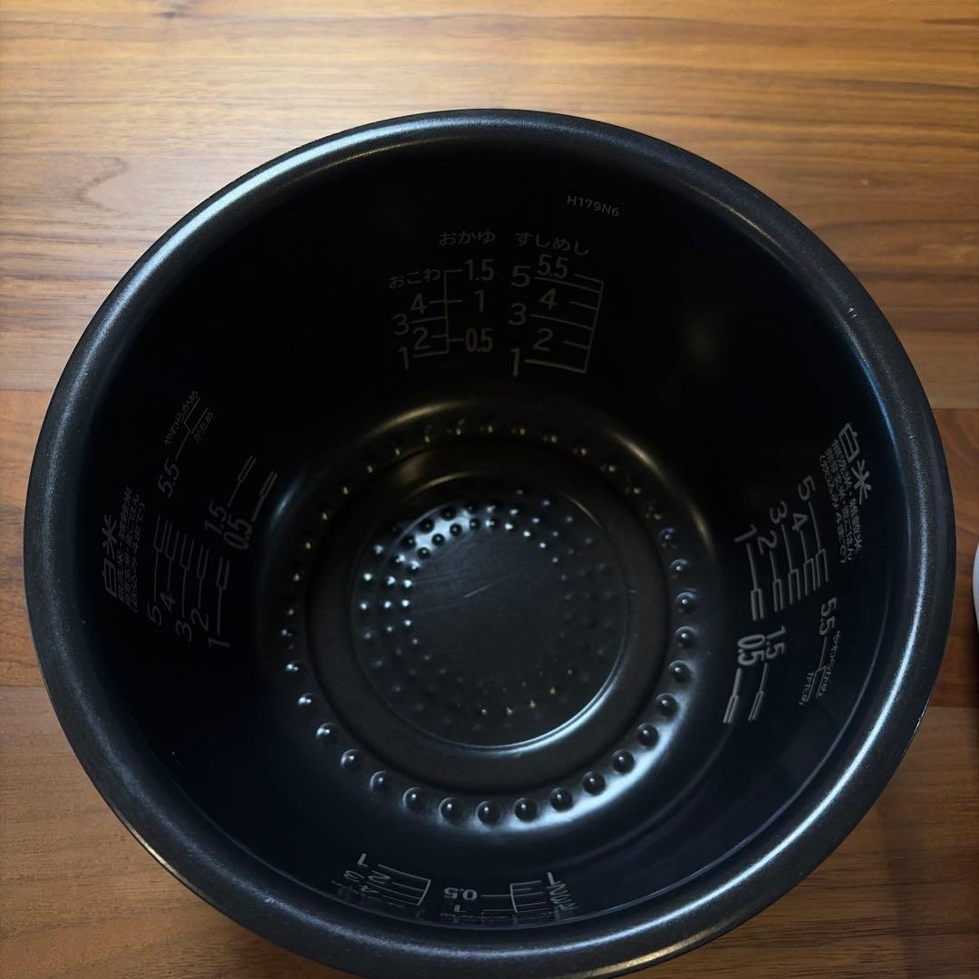 訳あり格安　2025年製12月購入　日立 炊飯器 蒸気カット RZ-V100LM