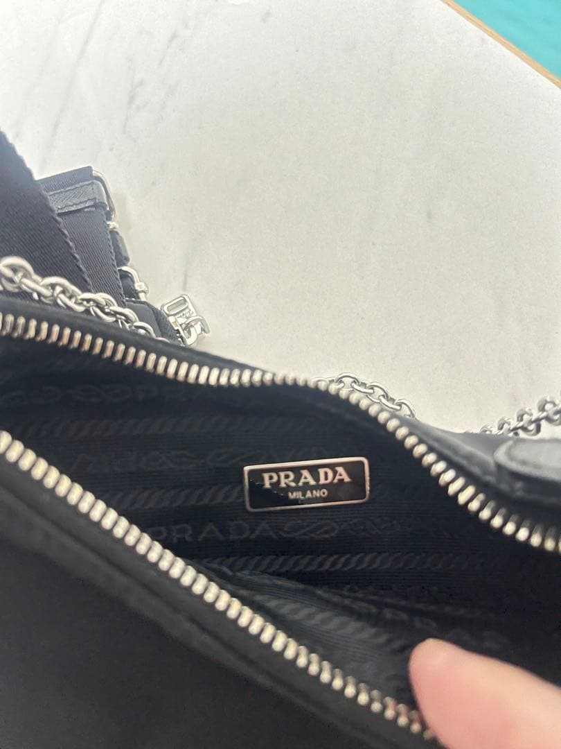 新品同様　PRADA Re-Edition 2005 Re-Nylon バッグ