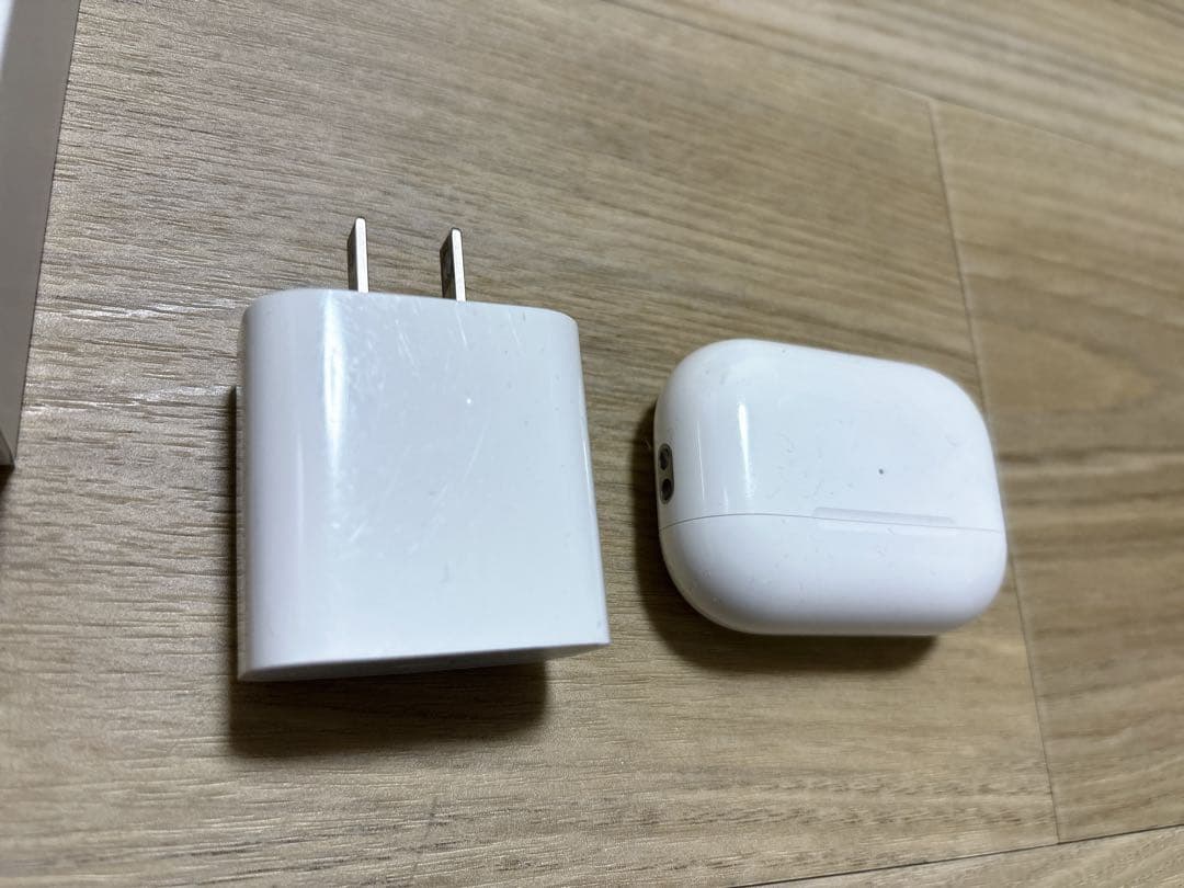 AirPodspro2（第2世代）本体 ホワイト アダプタ付