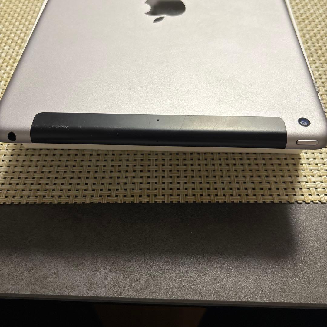 お値下げ！Apple iPad第5世代Wi-Fi+Cellularモデル中古本体