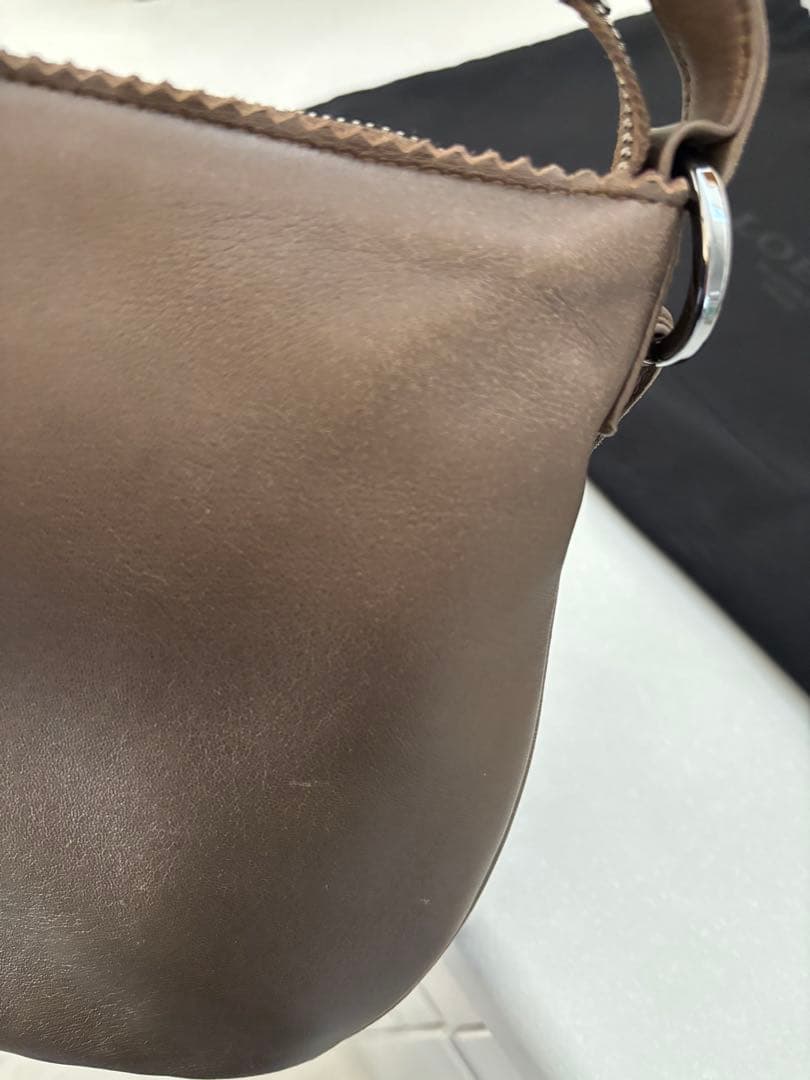 ロエベ　 ロゴデザイン ショルダーバッグ ブロンズ